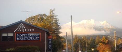 Façade de l’hébergement - soirée/nuit
