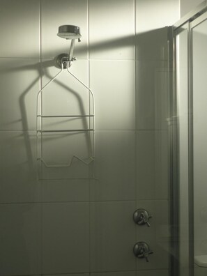 Douche, serviettes fournies