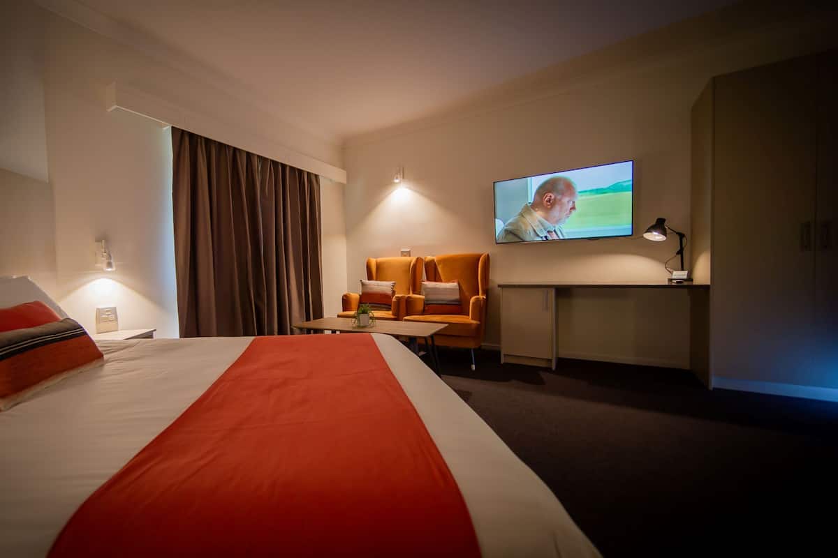 Deluxe Spa Room, Kitchenette | In-room safe, individually decorated, individually furnished