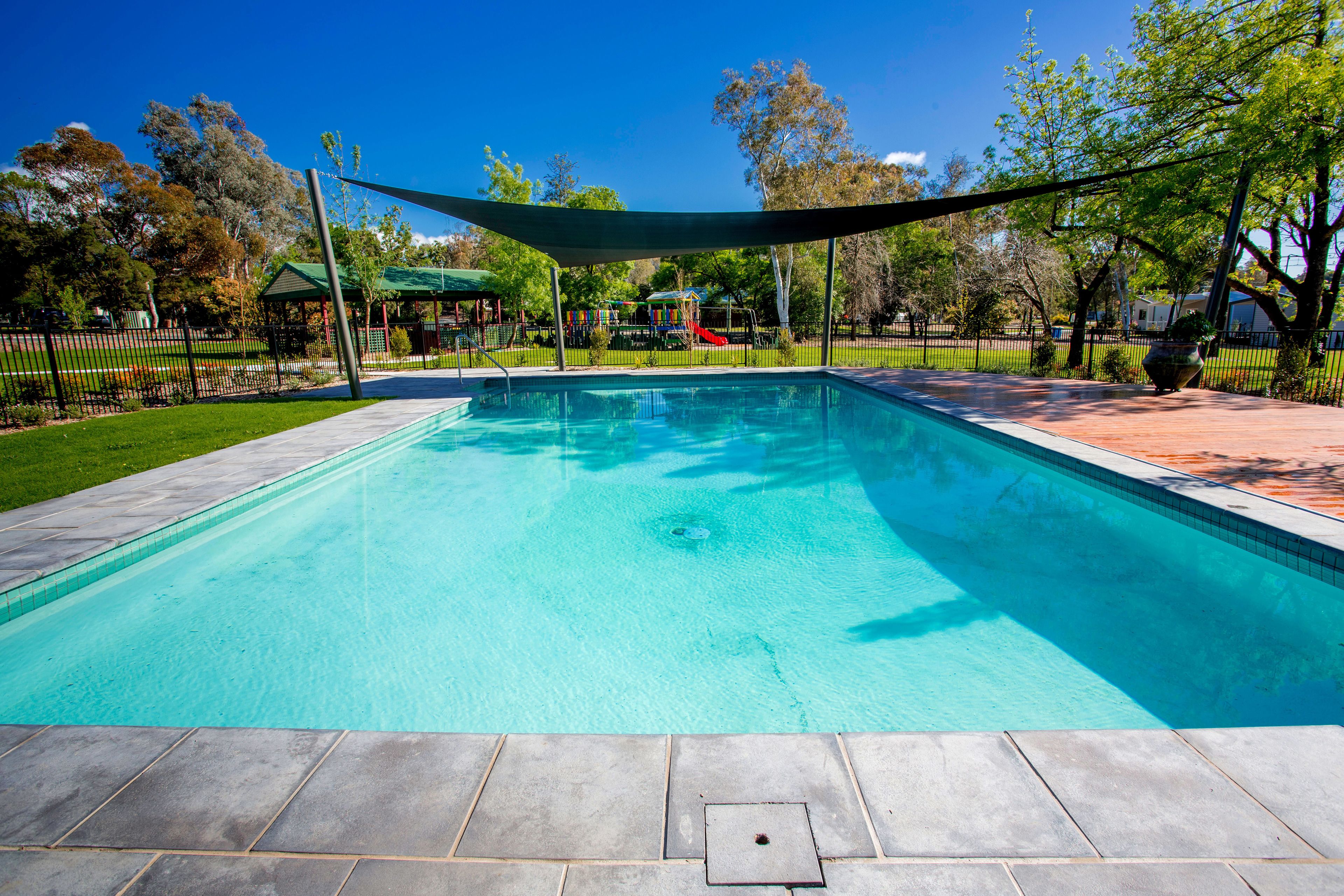 Kolam renang outdoor