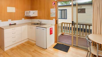 基本小屋 | 私人小型廚房 | 大型冰箱、微波爐、咖啡機/沖茶器、電熱水壺