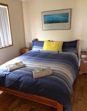 Ferros/tábuas de passar roupa, berços grátis, roupa de cama