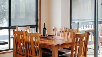 Suite Standar, beberapa kamar, dapur (3 Bedroom Cottage) | Area keluarga