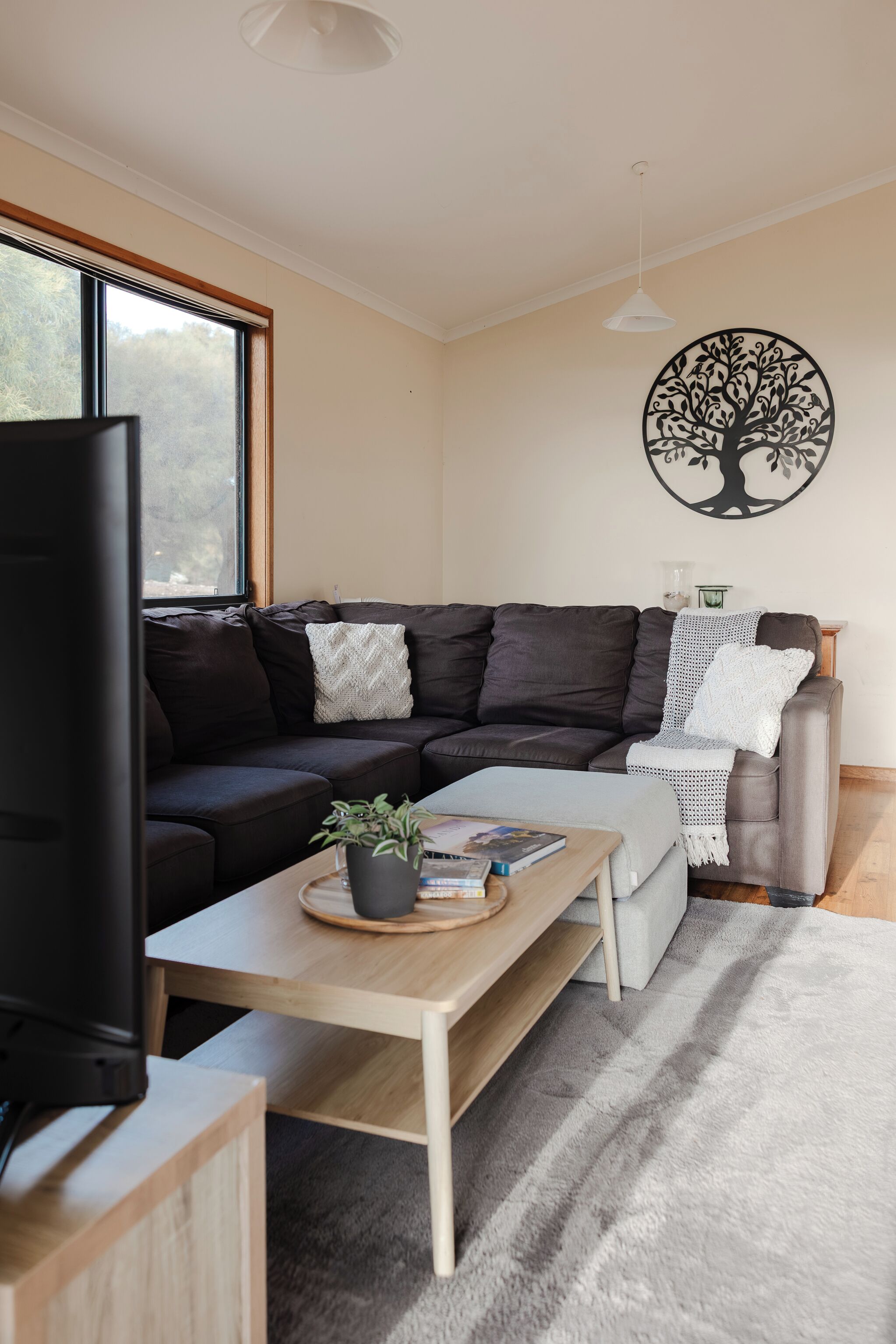 Standard Suite, Multiple Bedrooms, Kitchen (3 Bedroom Cottage) | Living area