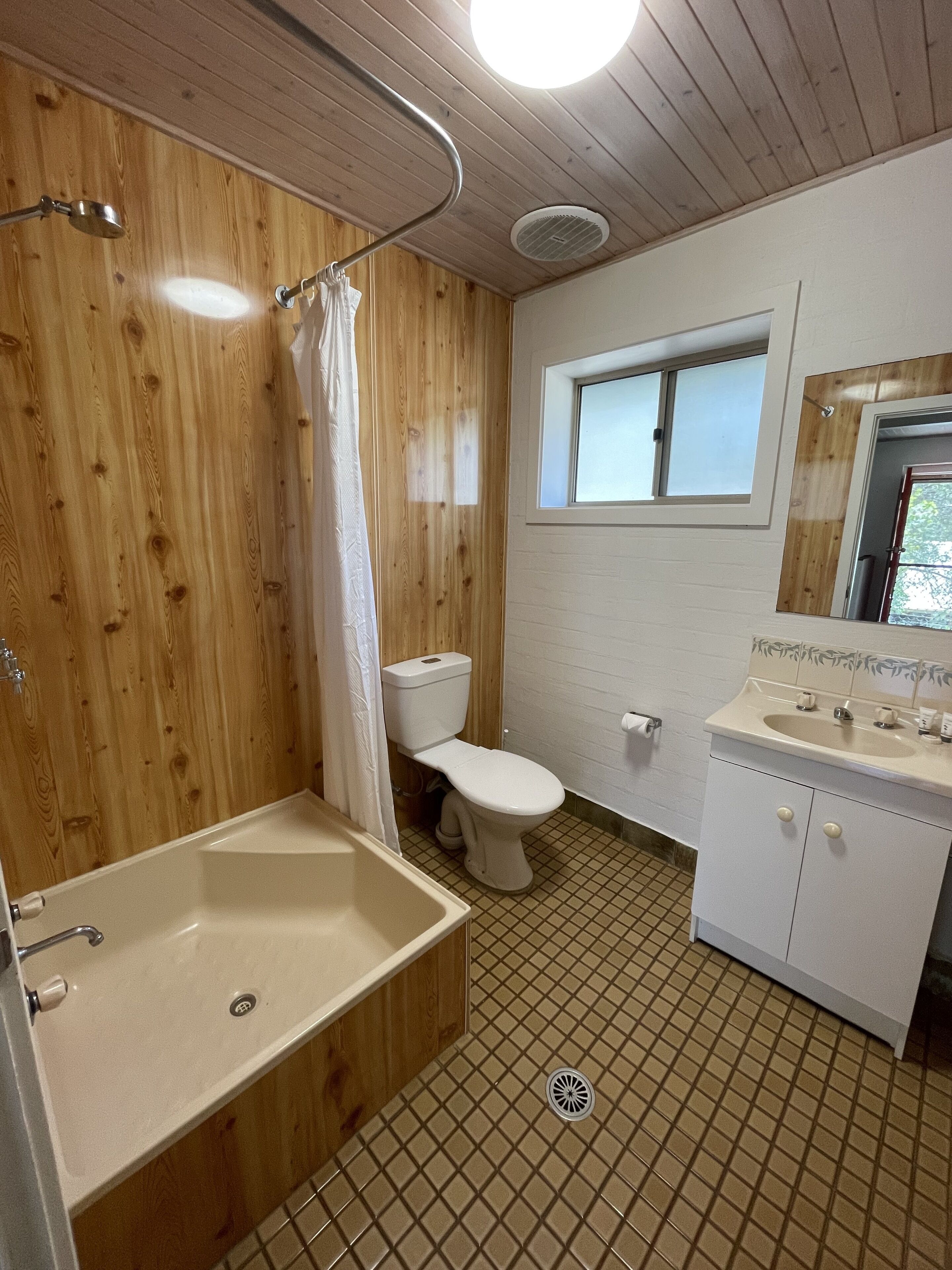 Zimmer | Badezimmer | Dusche, Haartrockner, Handtücher