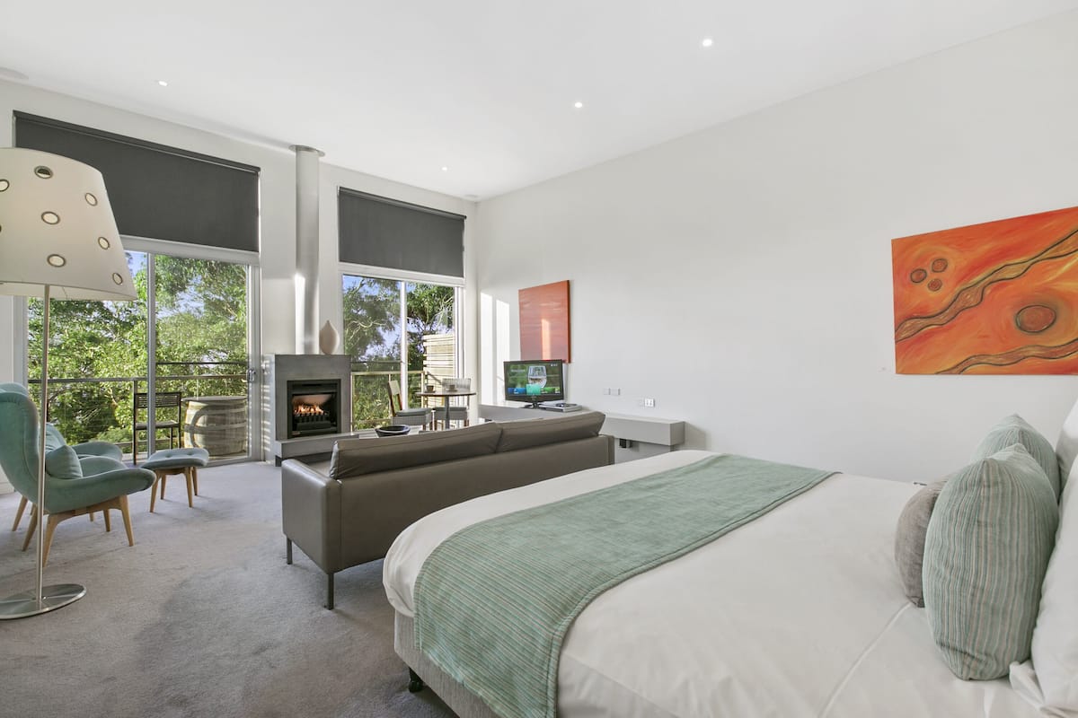 Premium Suite 2, Non Smoking, Balcony, Fireplace (Upper Suite 2 - View) | Premium bedding, in-room safe, individually furnished, desk
