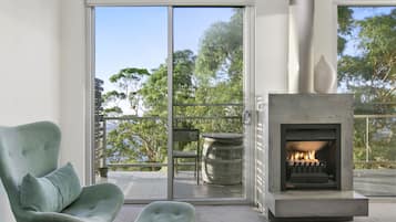 Premium Suite 2, Non Smoking, Balcony, Fireplace (Upper Suite 2 - View) | Balcony
