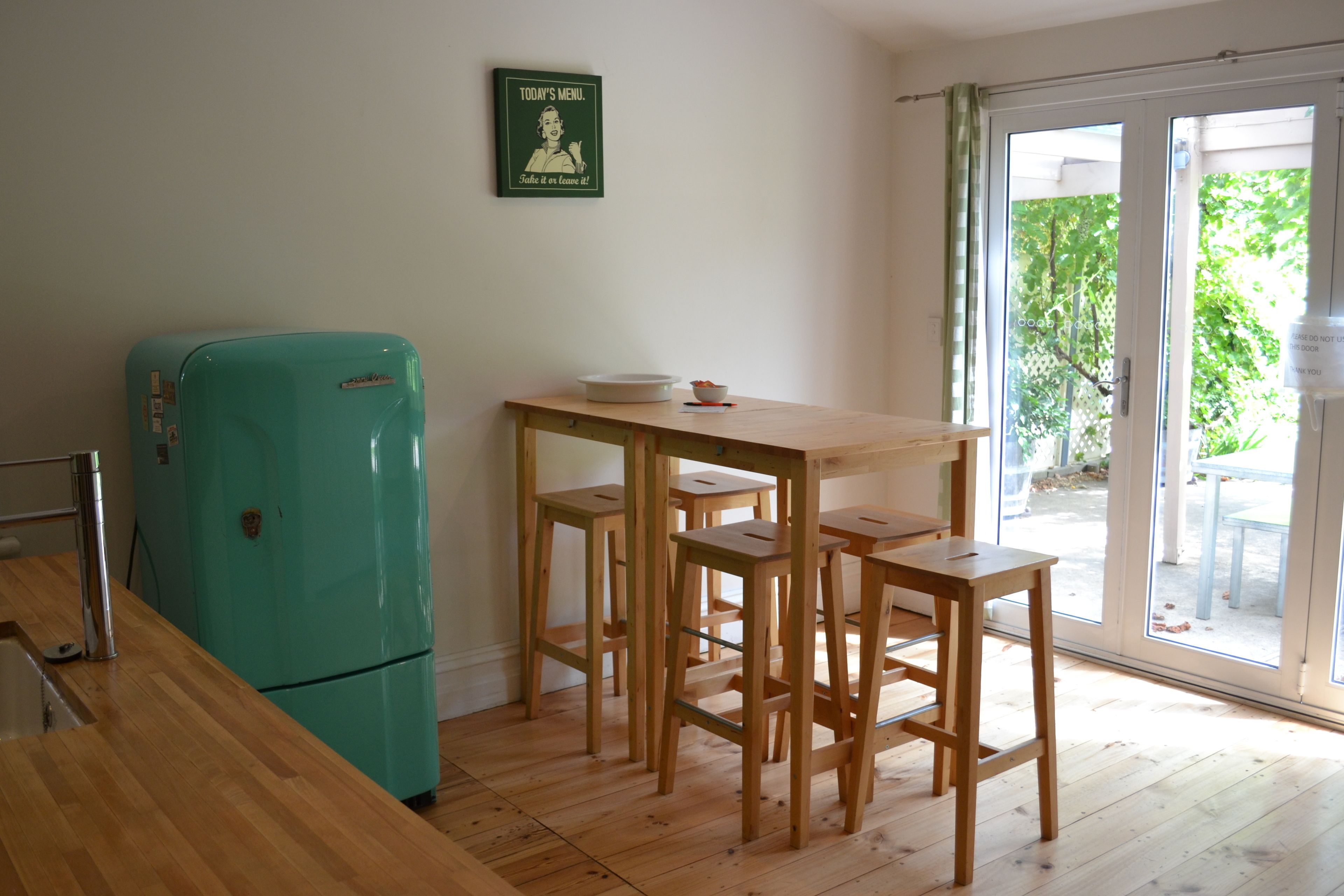 Tin House Escape – Multi Bedroom Apartment | In-room dining