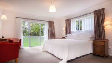 King Room | Free WiFi, bed sheets