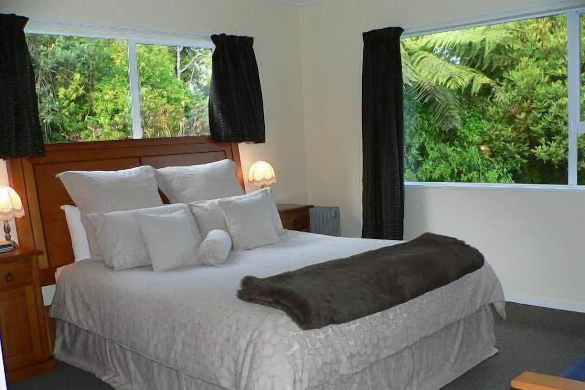 Standard Room | Free WiFi, bed sheets