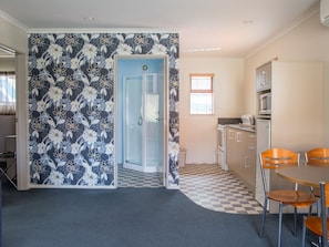 Ropa de cama hipoalergénica y escritorio