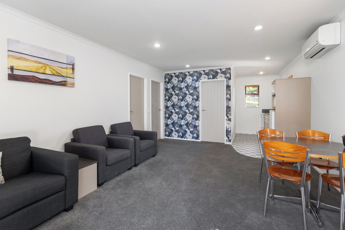 Ropa de cama hipoalergénica y escritorio