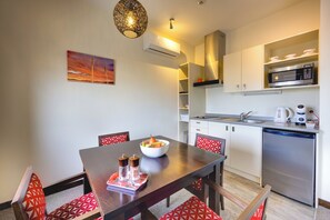 Private kitchen - Ava Lodge (Lower Hutt)