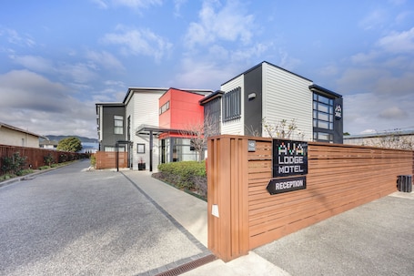 住宿正面. 爱华小屋