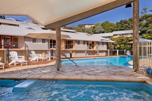 2 outdoor pools, sun loungers