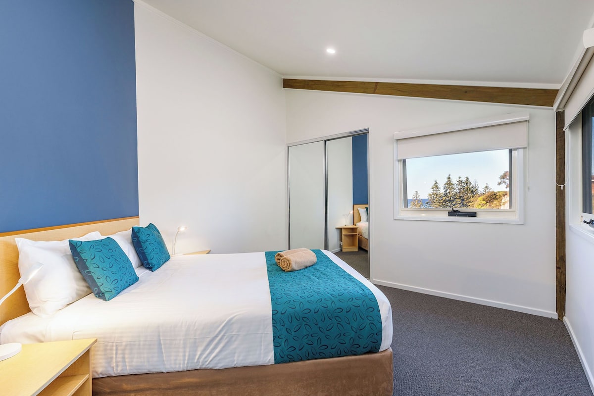 Apartamento standard, 2 quartos, para não fumantes, banheiro compartilhado | Quartos à prova de som, ferros/tábuas de passar roupa, Wi-Fi de cortesia
