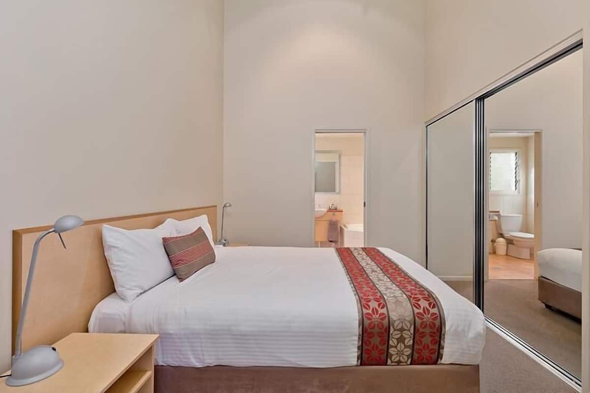 Soundproofing, iron/ironing board, free WiFi, bed sheets