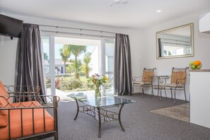 Studio – premium, ikke-røyk, tekjøkken | Oppholdsrom | Smart-TV, Netflix og strømmetjenester