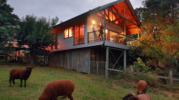 Treehouse Cottage