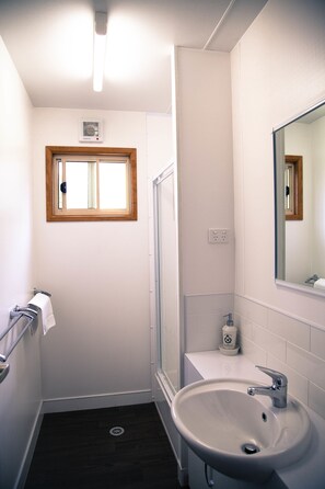 Bathroom - Mt Buffalo Caravan Park (Porepunkah)