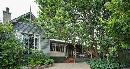 Oak Tree Lodge