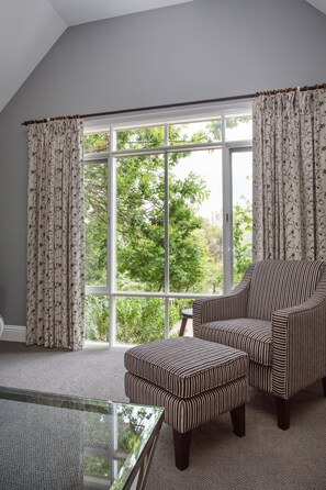 Individually decorated, soundproofing, iron/ironing board - Oak Tree Lodge (Rhyll)