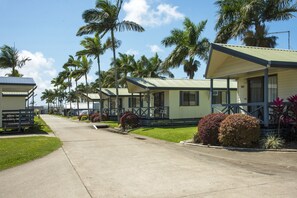 Kabin Keluarga | Balkon