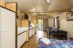 Standard Cabin, Ensuite - The Park Mackay (Paget)
