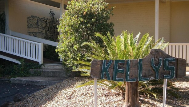 Property grounds - Kellys Motel Oakey (Oakey)