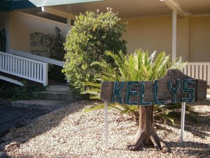 Unclassified image, 5 of 21, button - Kellys Motel Oakey (Oakey)