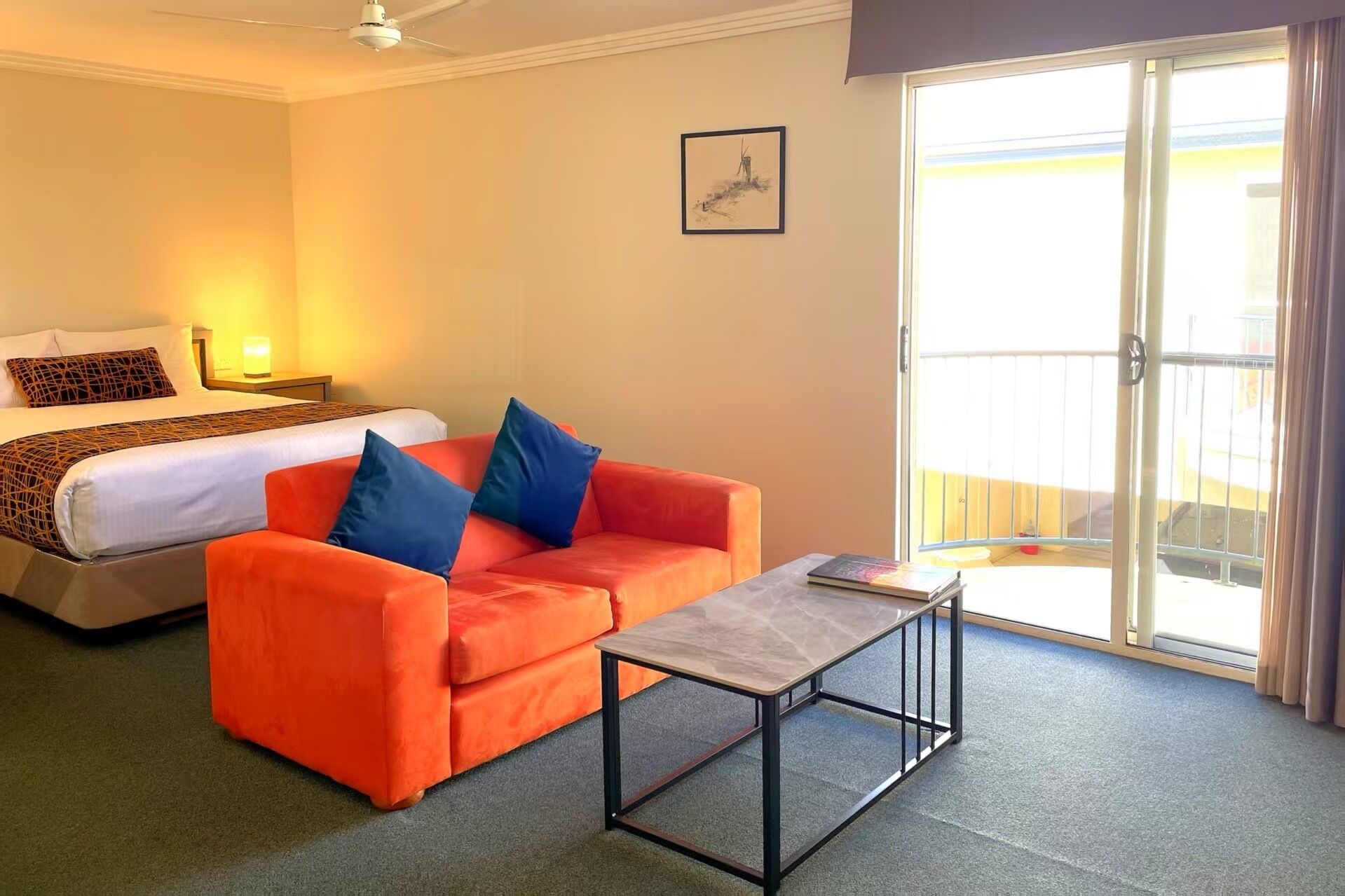 Executive Deluxe  | Minibar, desk, soundproofing, iron/ironing board