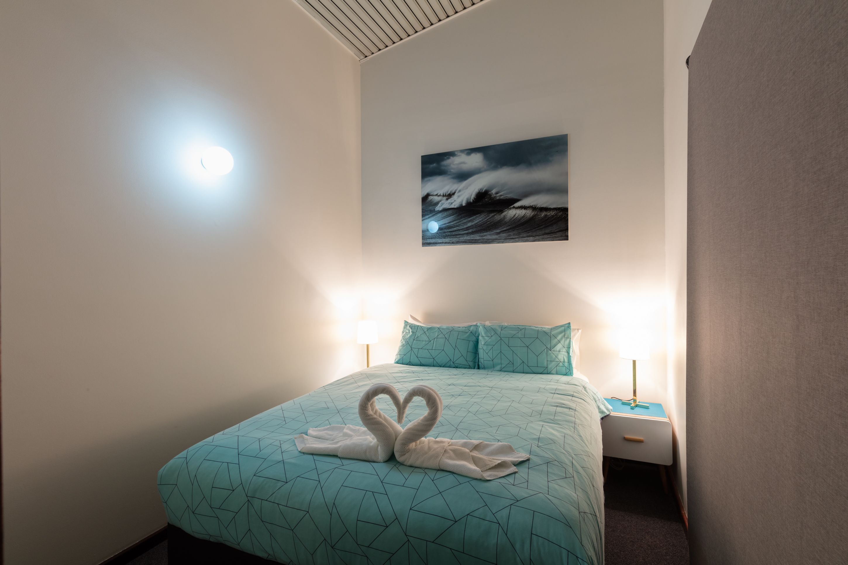 مكواة/لوح كي وواي فاي مجانًا وملاءات أسرّة