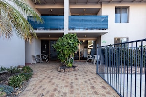 Exterior - Sails Motel Geraldton (Geraldton)