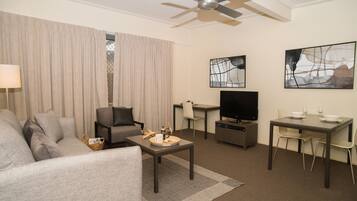 Standard Apartment, 1 Bedroom, Non Smoking, Kitchenette (Apartment) | Living room