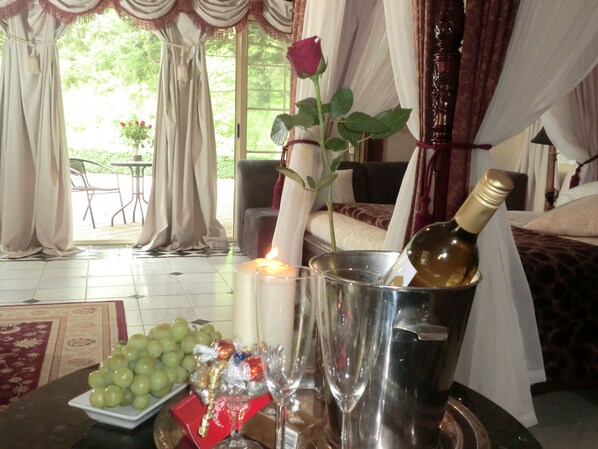 Grand Fireplace Suite | Room service - dining - Manor Estate (Kangarilla)