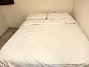Ferros/tábuas de passar roupa, Wi-Fi de cortesia, roupa de cama