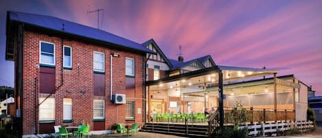 Tempat makan outdoor