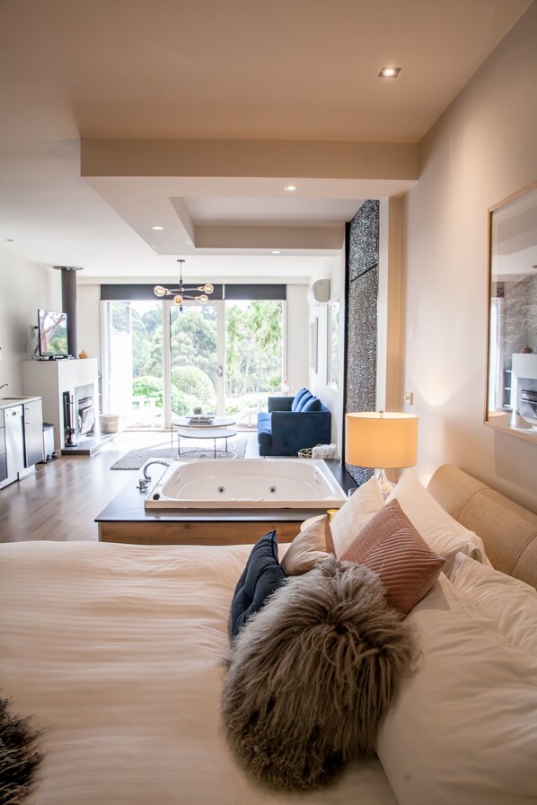 Minibaari, yksilöllisesti sisustettu, pimennysverhot