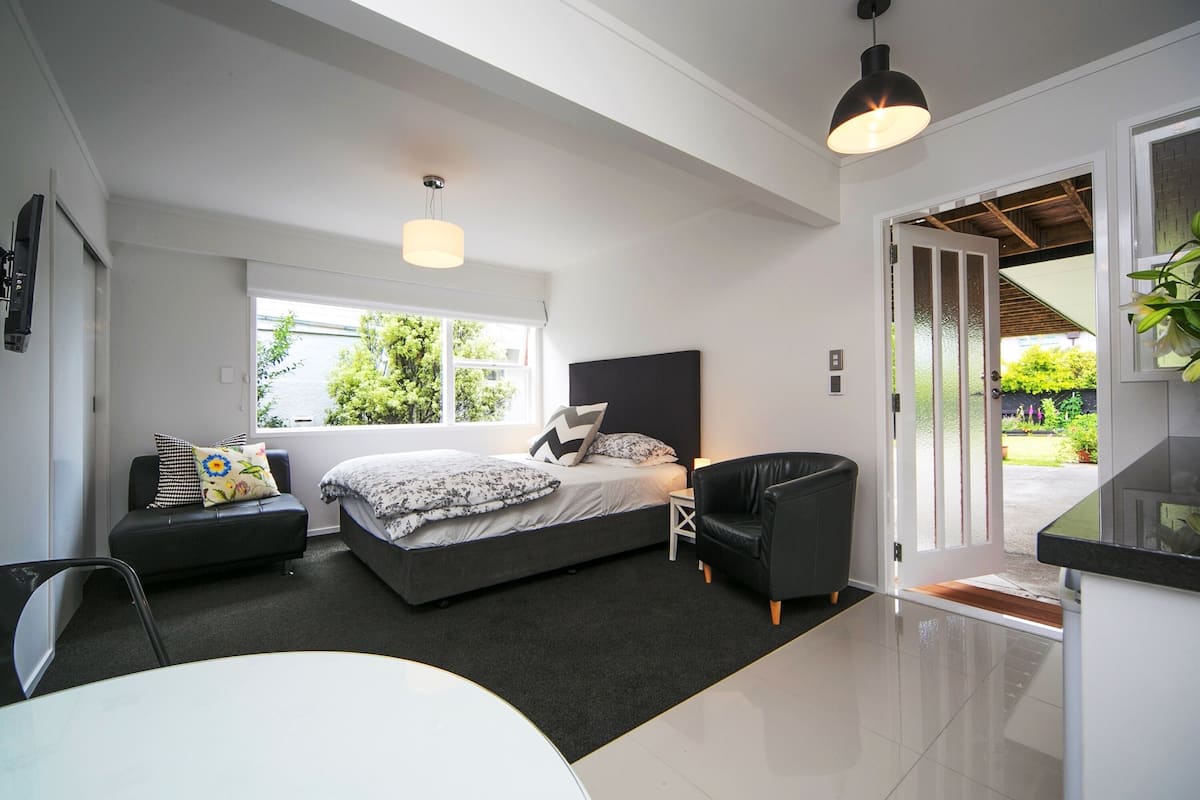 Comfort Studio, Courtyard Area