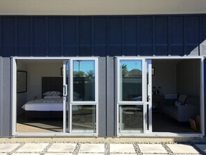 Estúdio premium, no jardim | Roupas de cama premium, escrivaninha, ferros/tábuas de passar roupa