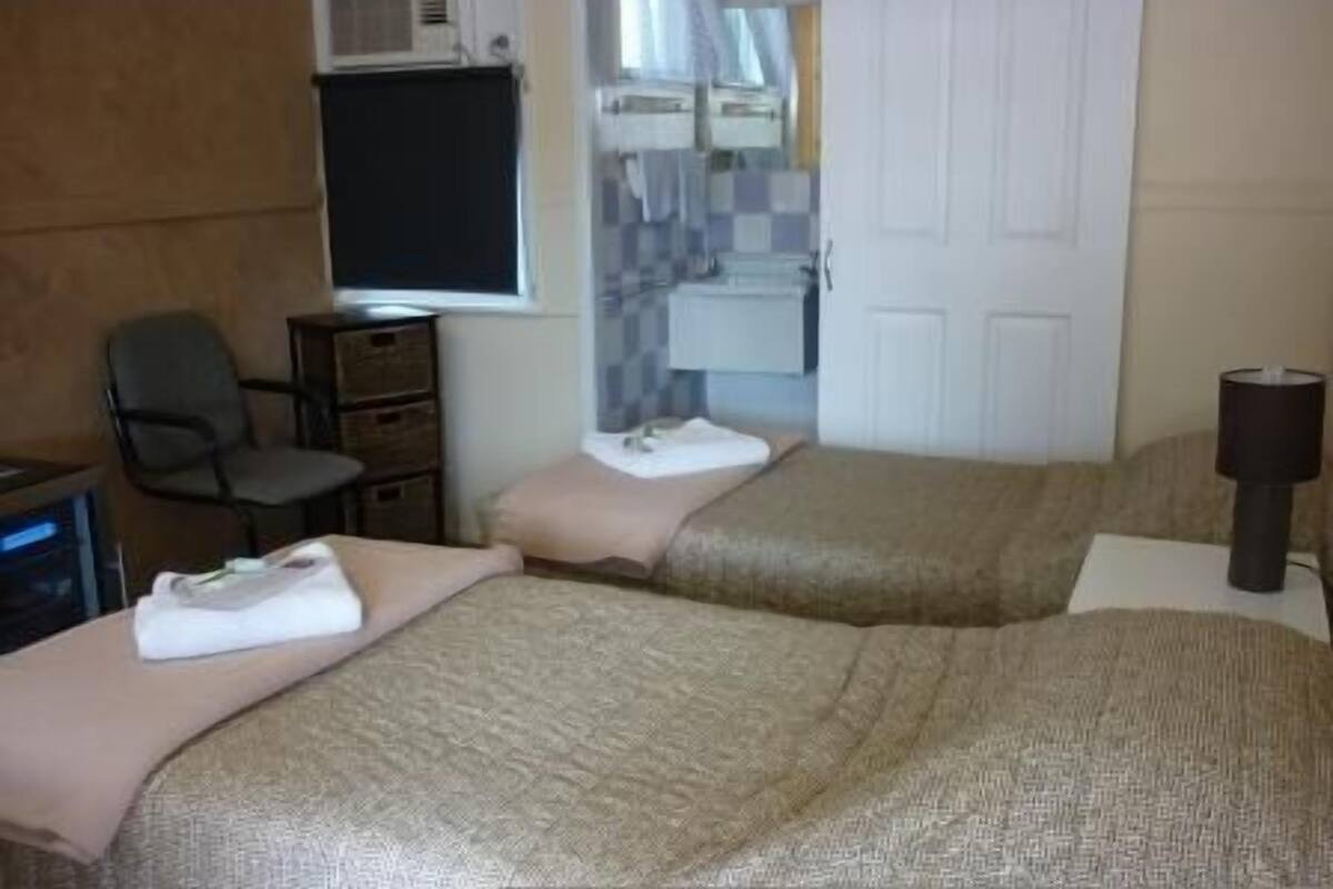Wifi gratis y ropa de cama 