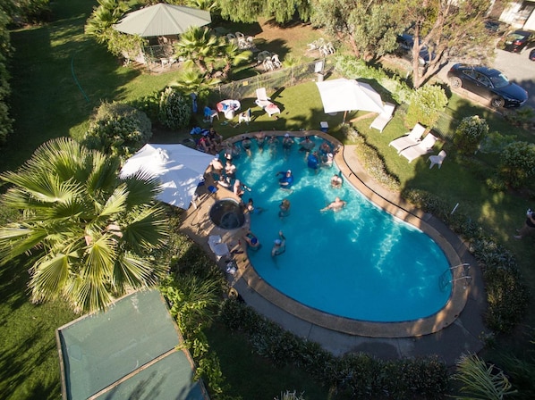 Outdoor pool - El Sierra Motel (Barooga)