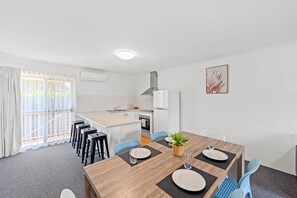 Familiekamer, 1 slaapkamer (Large Unit) | Gratis wifi, beddengoed