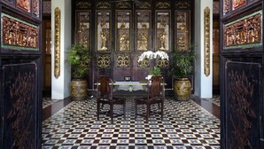 Quầy tiếp tân