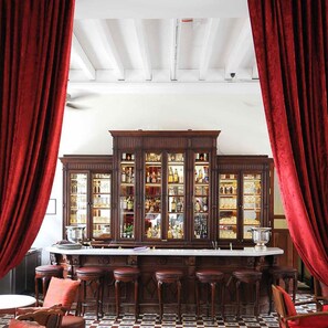 Bar (in der Unterkunft)