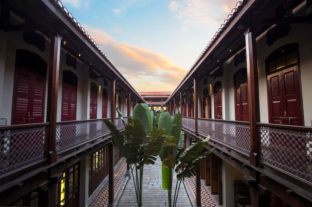 Seven Terraces Hotel