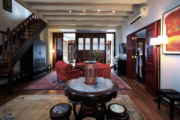 Argus Apartment | Living area