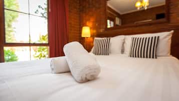 Standard Room, Non Smoking, Balcony (QUEEN ROOM)
