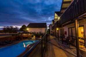 Front of property - Le Chalet Suisse Motel Apartments (Taupo)