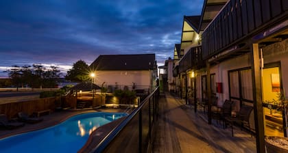 Le Chalet Suisse Motel Apartments